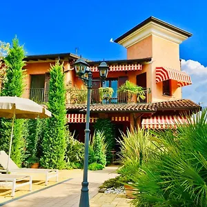 לינה וארוחת בוקר Desenzano Paradise, דסנזאנו דל גארדה